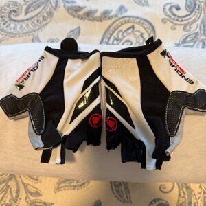 Endura short-fingered padded cycling gloves